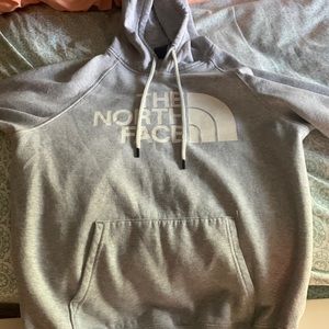 I’m selling a gray hoodie, the size is medium